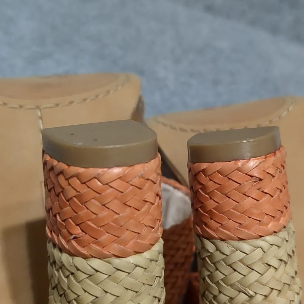 Vince Camuto Adrien Coral leather heel Sandals size 9.5 - Picture 8 of 10